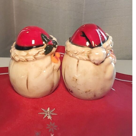 Old World Santa Claus Salt and Pepper Shakers Kitschy Face ~Vintage~ - Picture 4 of 5